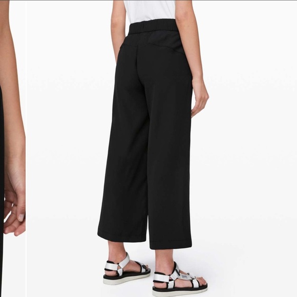 Lululemon On the Fly Wide-Leg 7/8 Pant *Woven Black - Picture 5 of 8